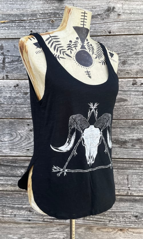 Image of RAM SKULL BLACK SIDE SLIT TANK
