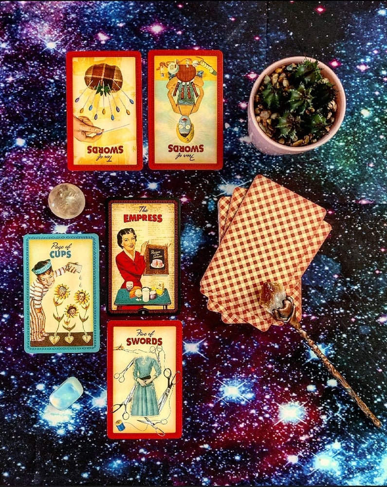 Image of Small Bespoke Written Tarot Reading  (7Card Structure)