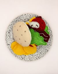 Image 3 of Burger brodé en feutrine