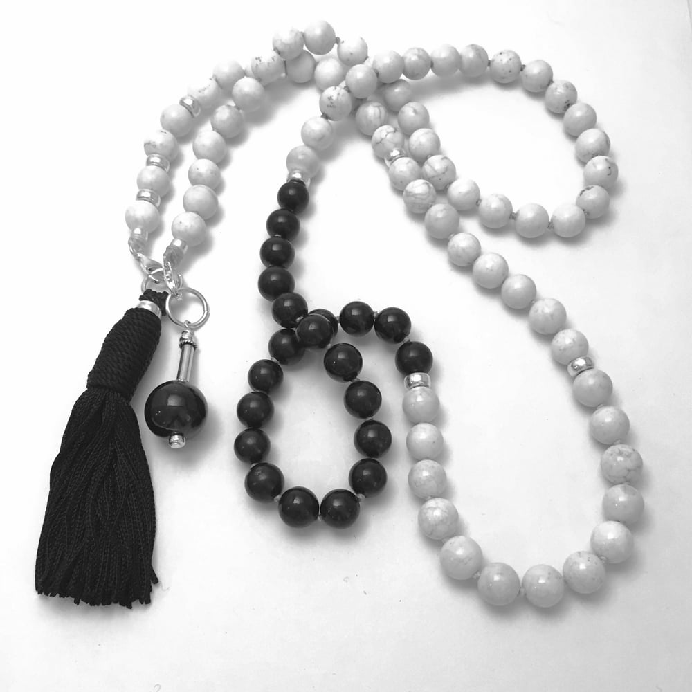 Image of Double Infinity Grey Howlite Mala 88