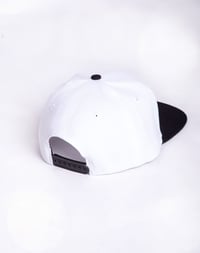 Image 2 of NR Snapback WHITE/BLACK