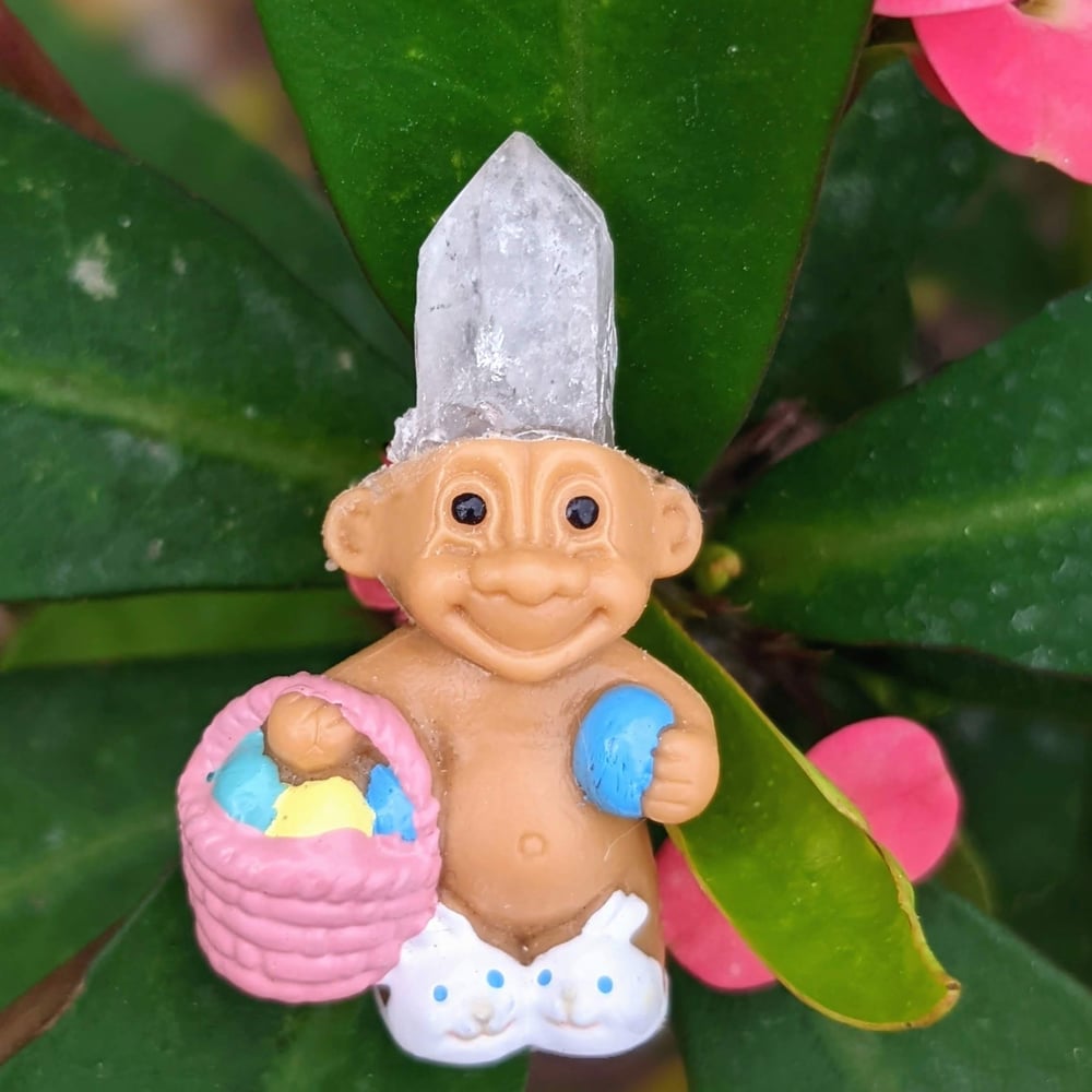 Crystal Troll Mini holding Easter Egg Basket 1.5"