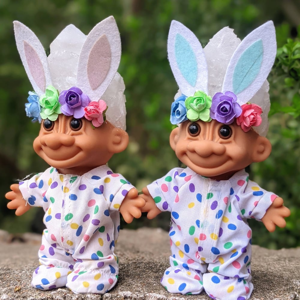 Quartz Crystal Polka Dot Romper Bunny Troll 6"