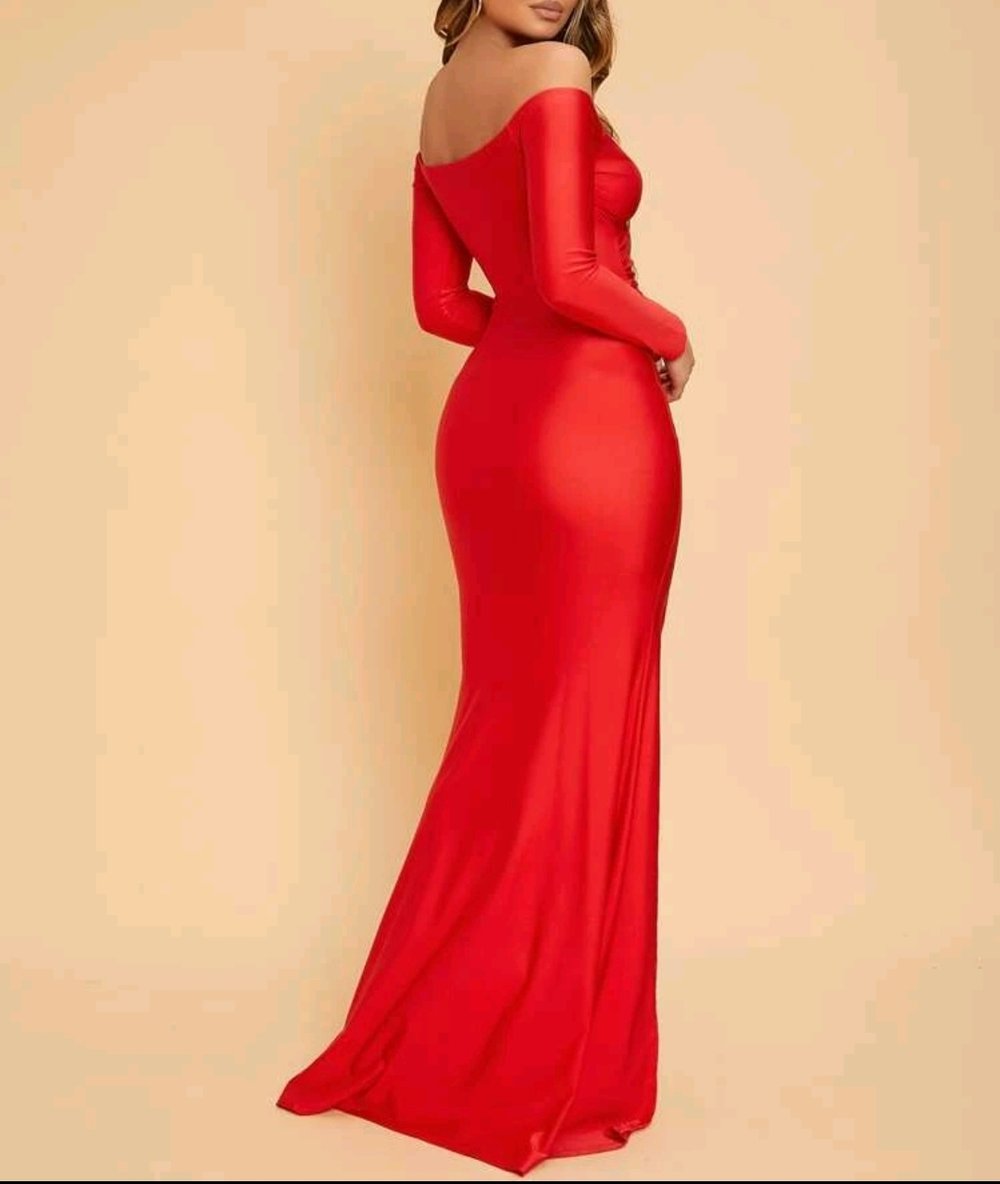 LADY IN RED