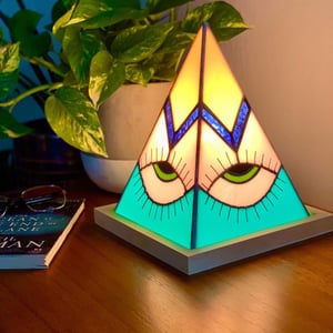 Image of Swamp Mistress Pyramid Lamp