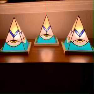 Image of Swamp Mistress Pyramid Lamp