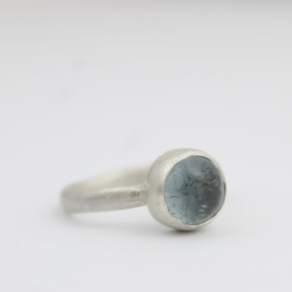 Image of SMALL ROUND MOSS AQUAMARINE RING