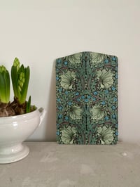 Image 1 of Planche à découper Wiliam Morris