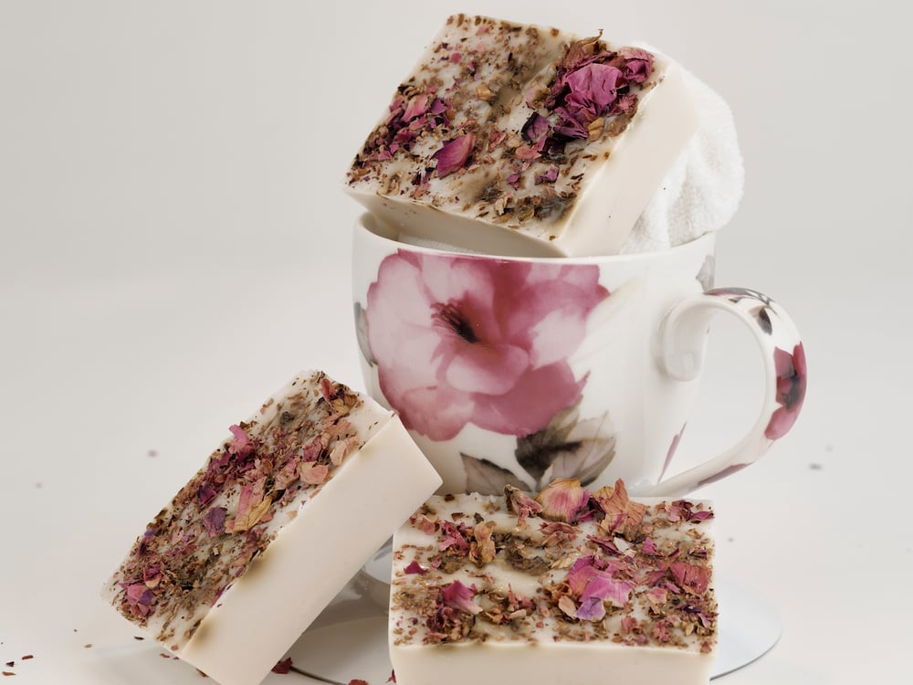 Image of SWEET GERANIUM ROSE