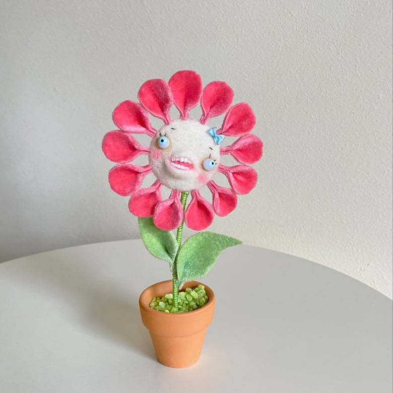 Image of Singing Flower in Fuchsia 
