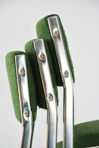 Image 4 of 6 Chaises traineau chromés vertes 