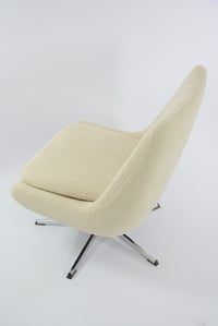 Image 3 of Fauteuil  coquille  pivotante  bouclette