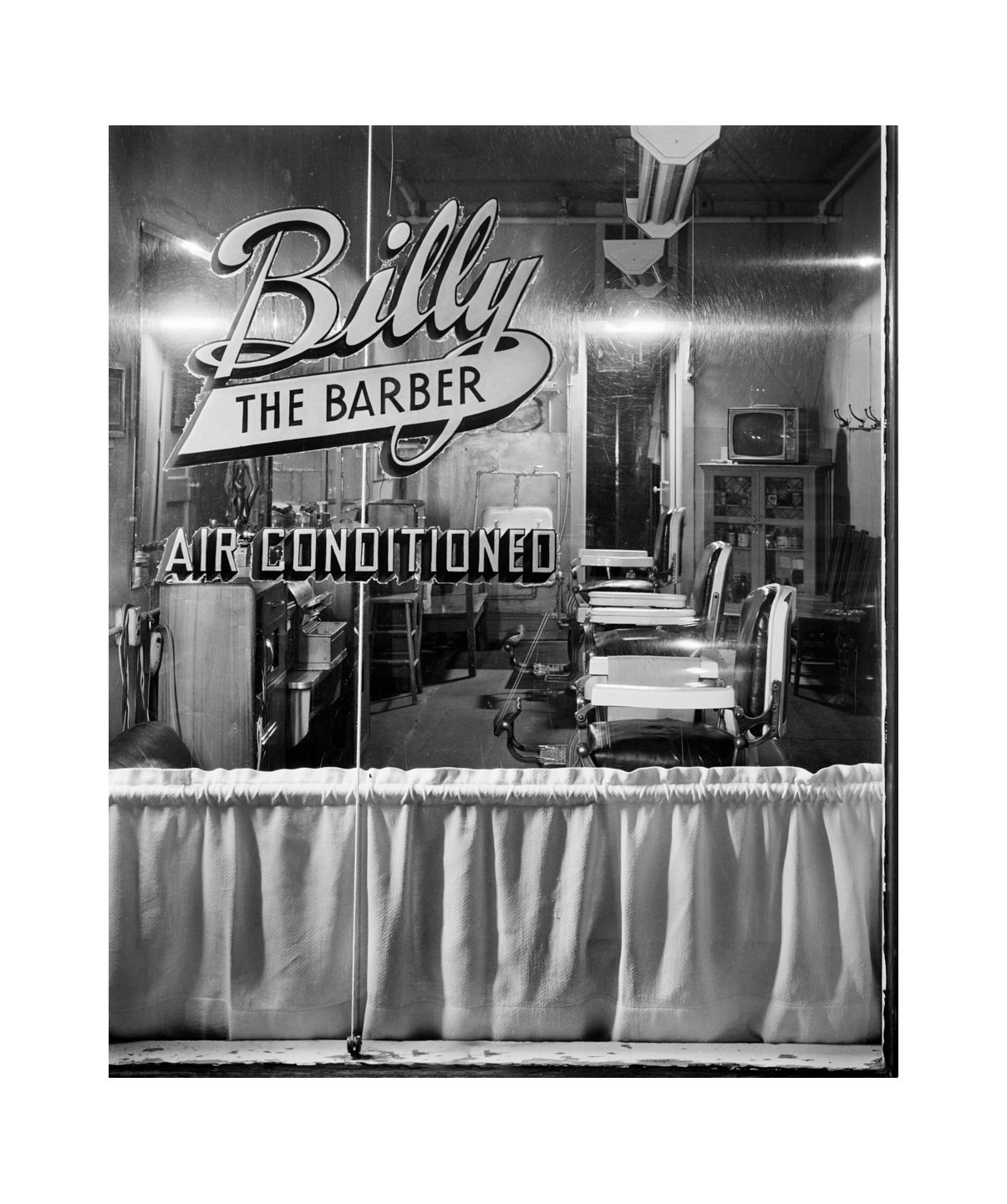 Billy the Barber, South 2nd Street, Milwaukee WI, 1977 1/10