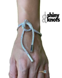 “Le-Glacé ”-Shiny Knots