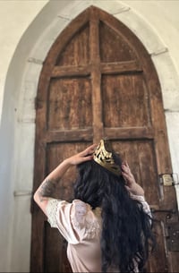 Image 13 of Authentique couronne du XIXème siècle en laiton martelé, ajustable! 