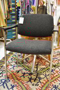 Image 5 of Chaise chromé bouclette noire