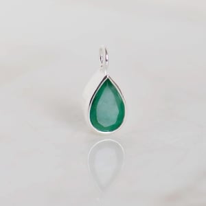 Image of Colombia Emerald pear cut silver necklace