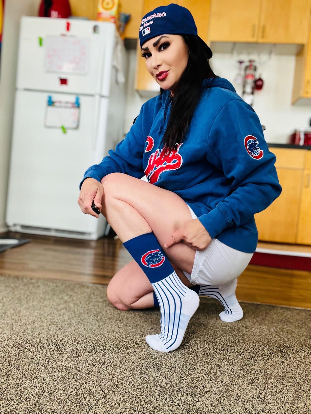 Chicago Cubs Sweatshirt, Cubs Socks & White Shorts + Free Signed 8X10
