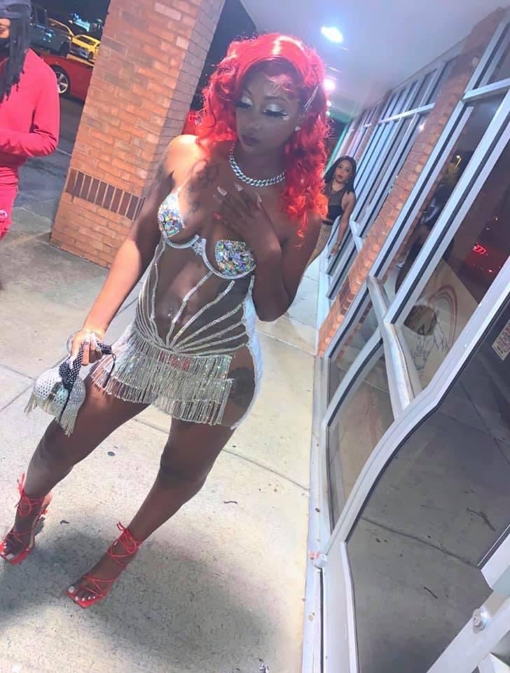 Pickaboo party dress Image 4