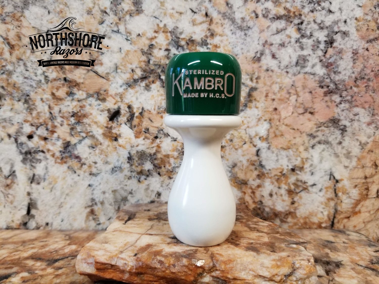 Image of BRUSHES STAR / KAMBRO GREEN OVER IVORY