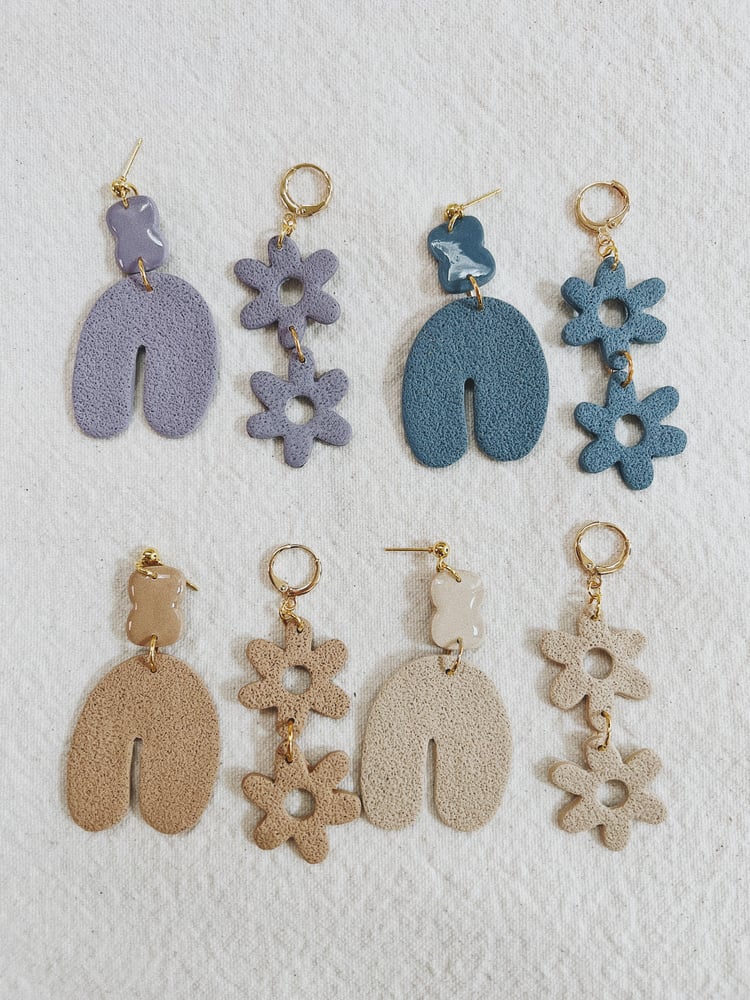 Image of bubble arc earrings 