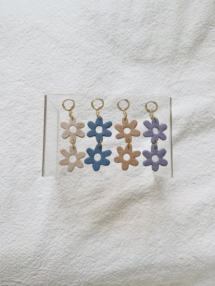 Image of daisy chain earrings