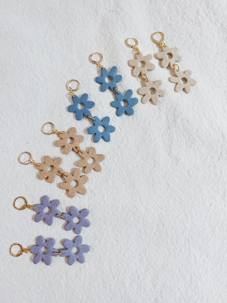 Image of daisy chain earrings