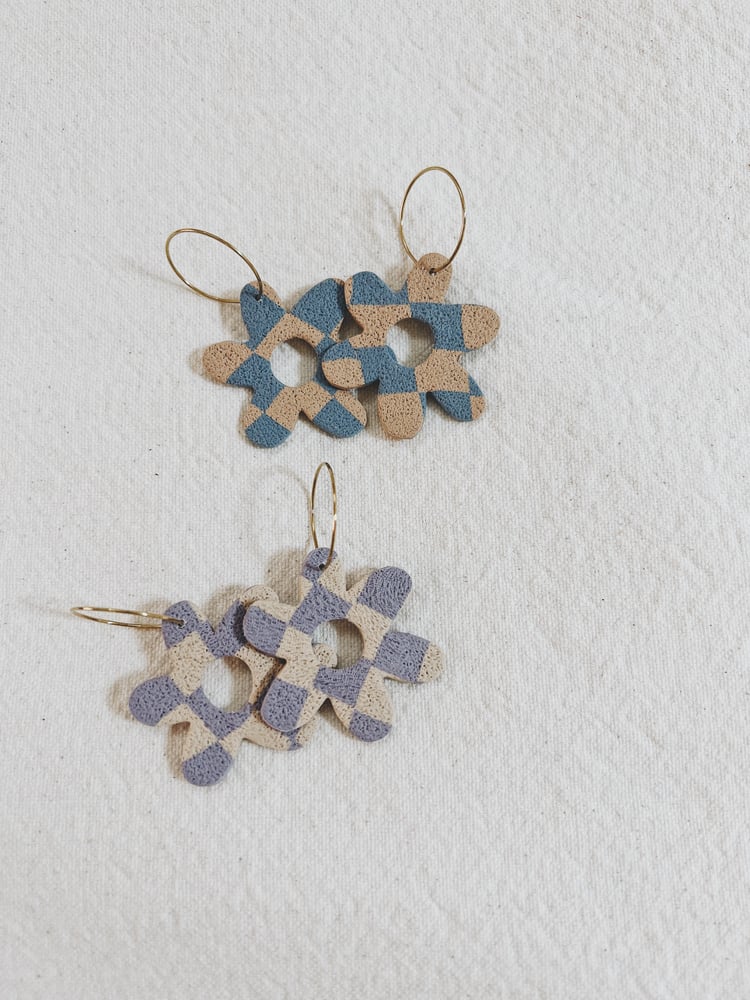 Image of checkered daisy earrings