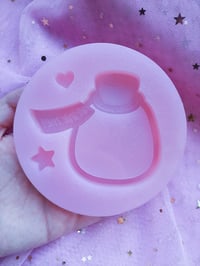 Image 1 of Drink Me Alice Shaker Mold