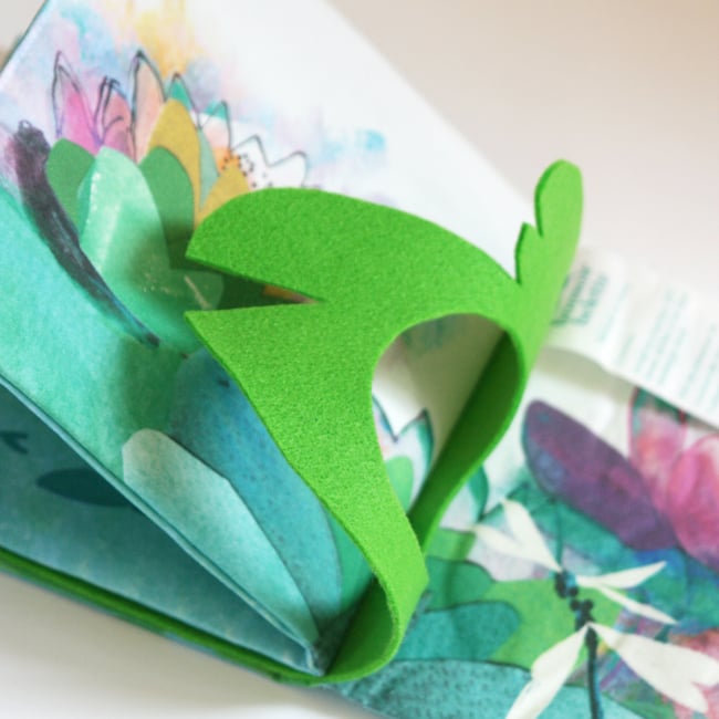 Livre en tissu Libellule