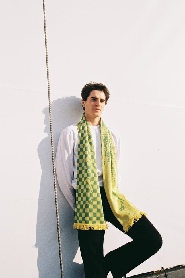 Fragile scarf in yellow green