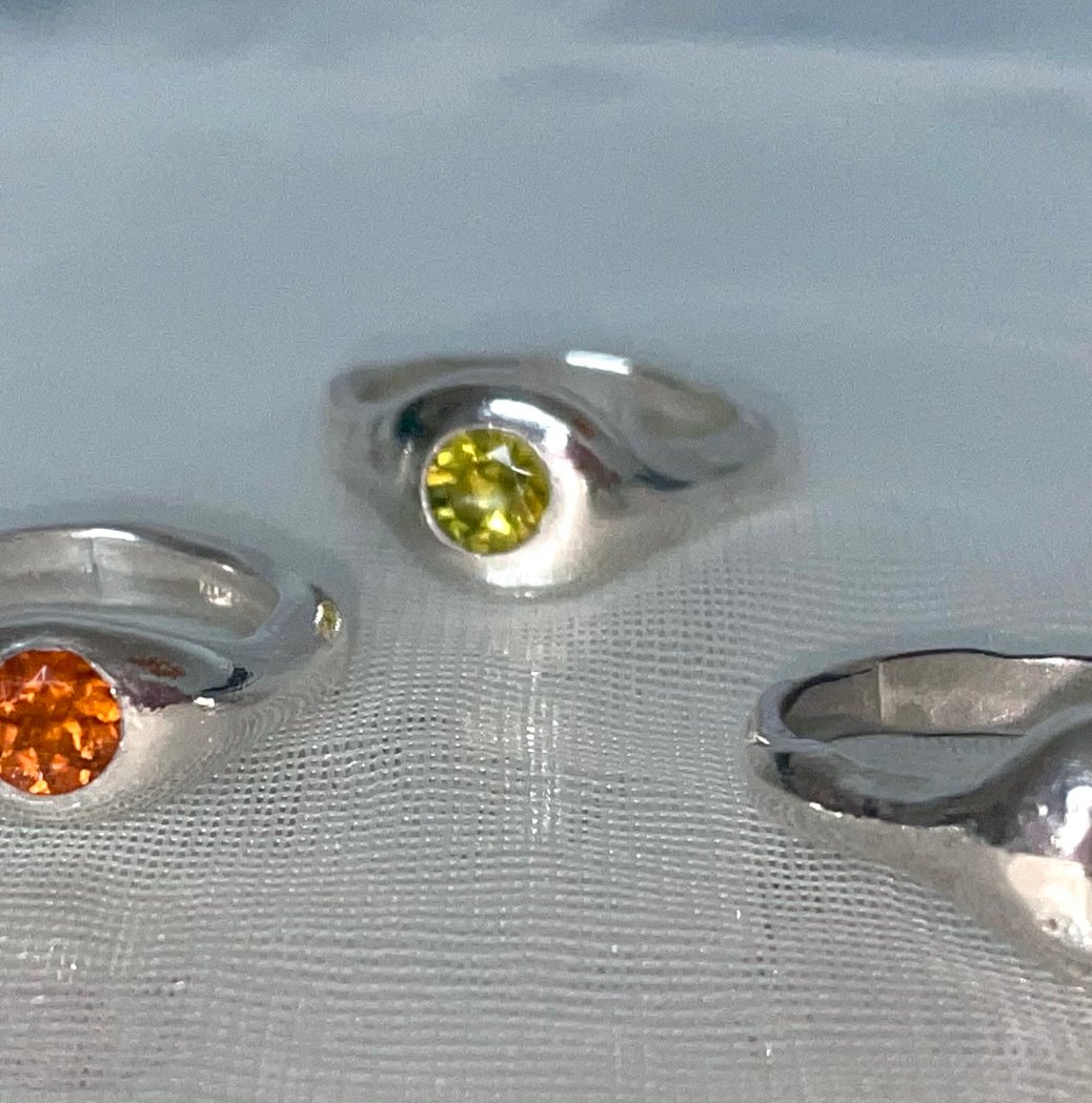 Image of peridot ring