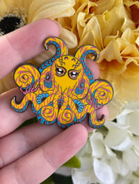 Image 2 of 2 Inch Pansexual Pride Octopus enamel pin - Black Nickle