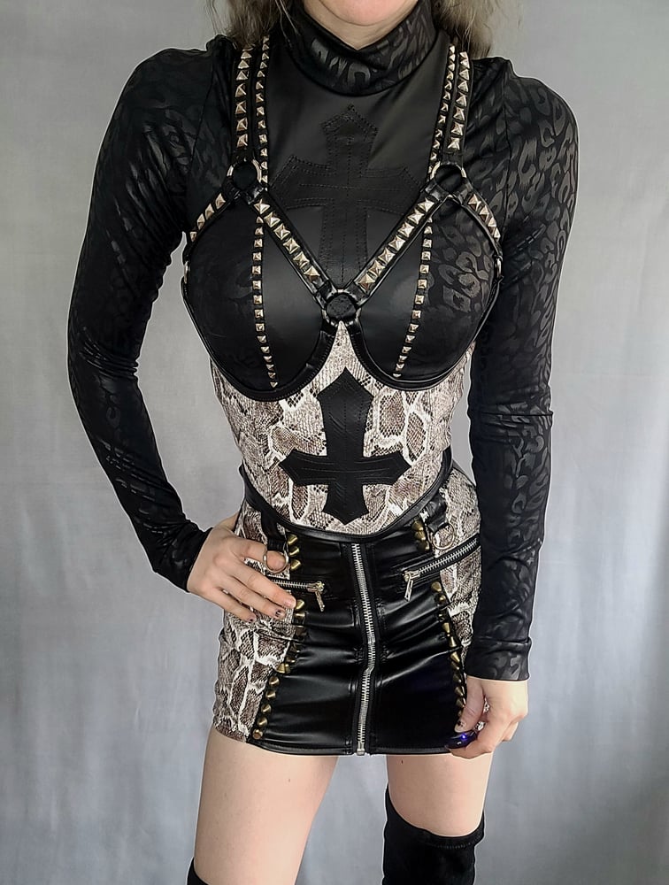Image of UNDERBUST LEATHER HARNESS