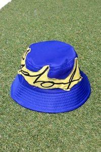 Image of near perfect bucket hat in blue 