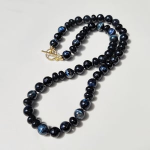 Cats Eye & Onyx Helix Necklace with clasp 