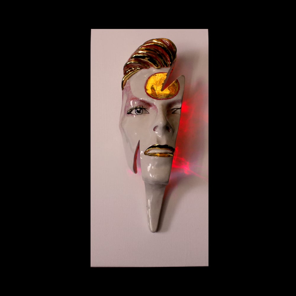 LED Gold Edition 'Ziggy Flash' David Bowie Face Sculpture