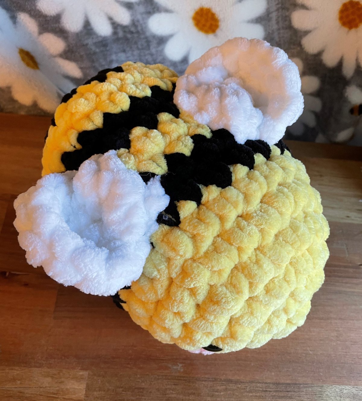 Crochet Fluffy Bee - Toristory Creations