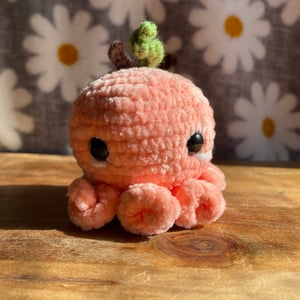 Image of Mini Crochet Peach Squid