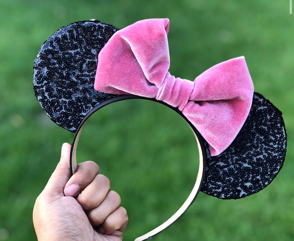 Image of Classic mouse ears with dusty rose bow 