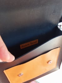 Image 4 of Cartable Josef en cuir Noir mat et léopard