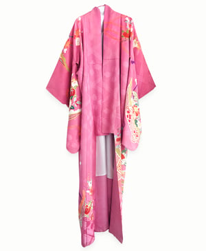 Image of Dyb rosa silkekimono med blomsterdekor