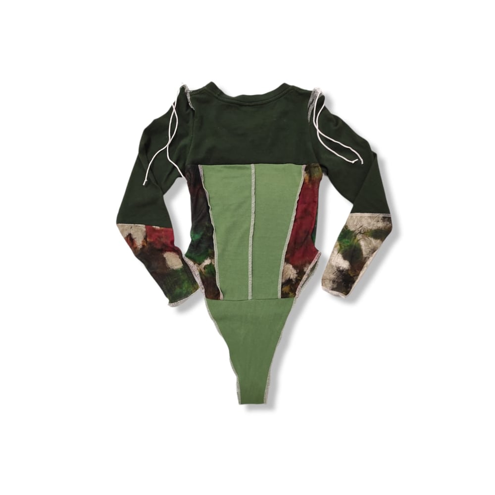 Image of Body verde semitransparente.