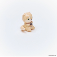 Image 3 of Otter figurine