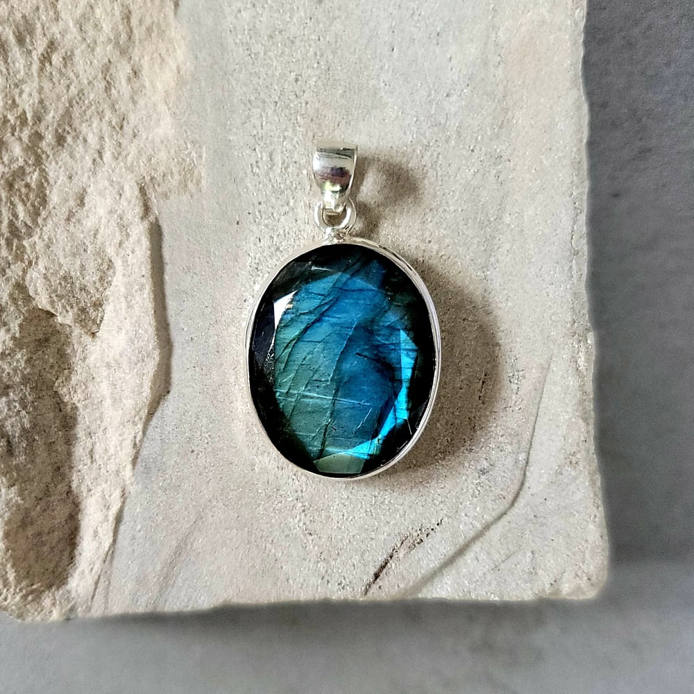 Image of LABRADORITE 925 Silver Faceted Pendant