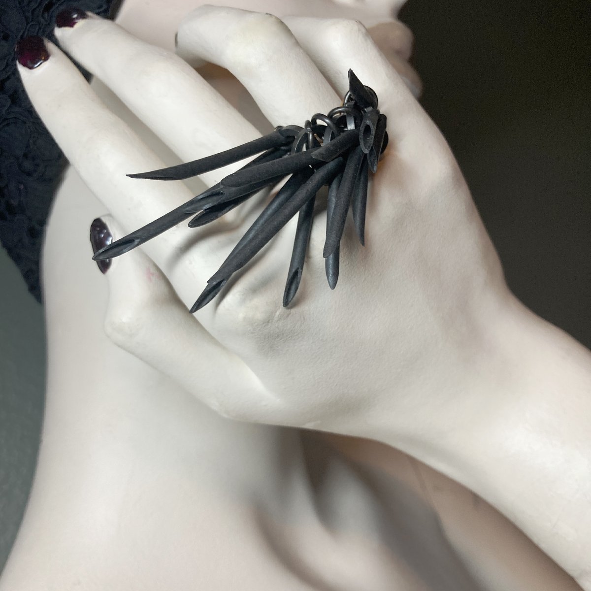 Quill Ring V.2 - Black & Brass Quill Ring V.2 - Black & Brass