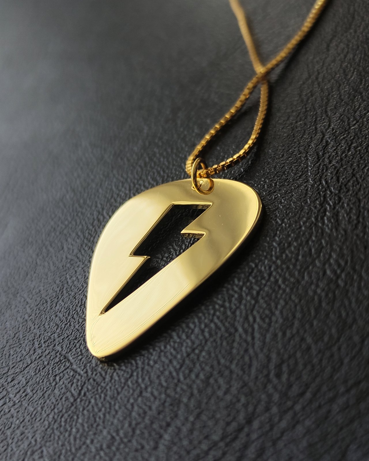 Marvel X RockLove MARVEL STUDIOS MS MARVEL Lightning Bolt Necklace –  RockLove Jewelry