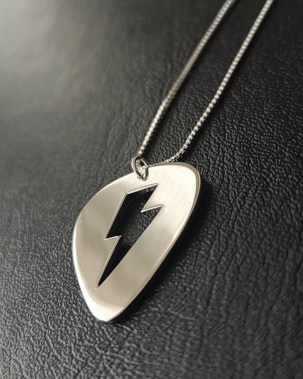 Silver Guitar Pick 'Flash' Lightning Bolt Necklace (925 Silver)