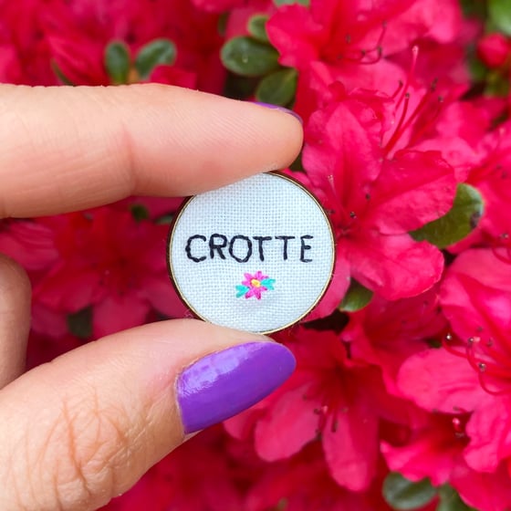 Image of Broche crotte