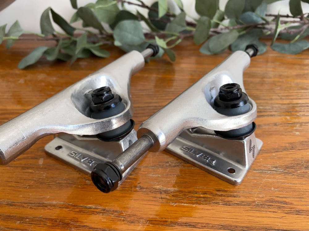 8.5 Silver - Raw felfüggesztés